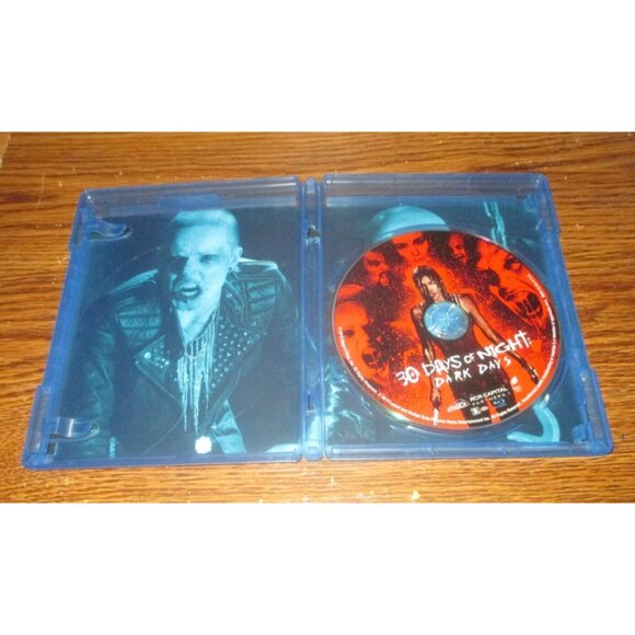 30 Days of Night: Dark Days (Blu-ray Disc, 2010) - Picture 2 of 3
